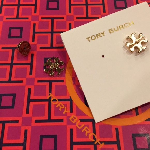 ❤️TORY BURCH LOGO STUD EARRINGS ❤️ - Picture 3 of 5